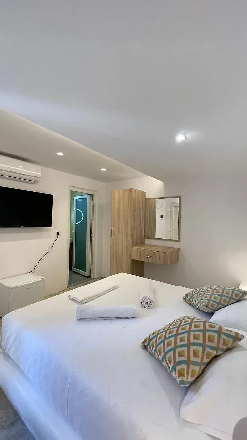 Rida Village Ksamil Island Bed & Breakfast
