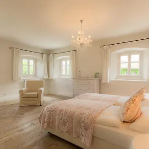 https://bernhards-hotel-und-restaurant.com-bavaria.com